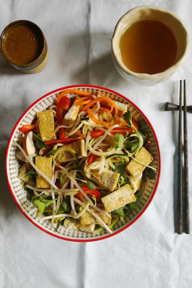 Vegan Tofu Salad with Bean Sprouts and Vegetables Recipe